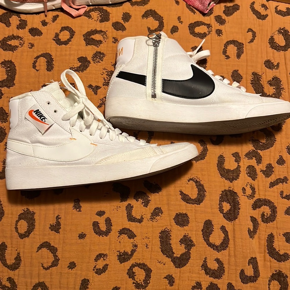 Womens 7.5 Nike Blazer